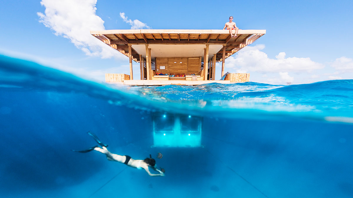 Manta Underwater Room